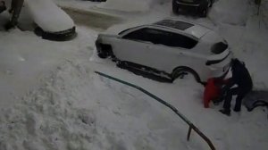 Пермячка пострадала из-за упавшего с крыши снега