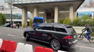 Кортеж делегации РФ прибыл на площадку переговоров по Украине.