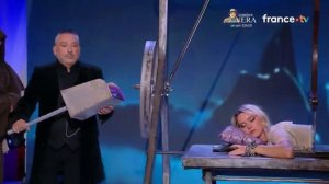 Dani Lary le magicien va-t-il vraiment couper Chantal Ladesou en deux - Vivement Dimanche