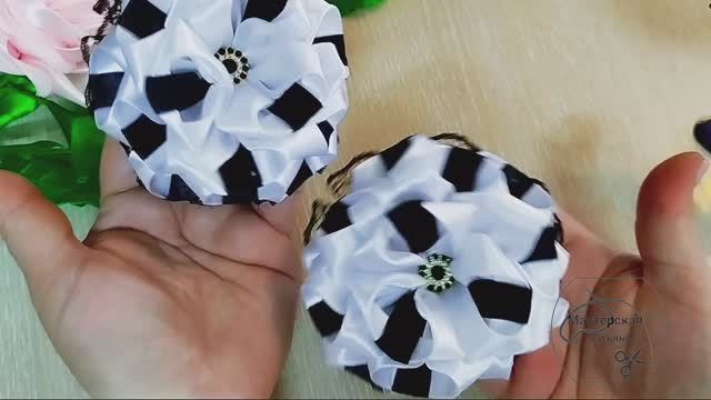 МК. Школьные, обьемные бантики из атласной ленты 2.5 см.