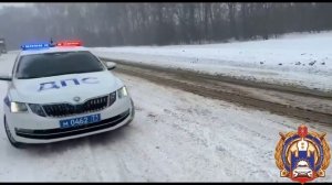 В Тульской области инспекторы ДПС оказали помощь более 130 автомобилистам, попавшим в снежный плен