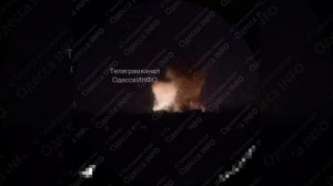 Серия взрывов в Одессе !!!
На видео момент удара дрона по цели !!!