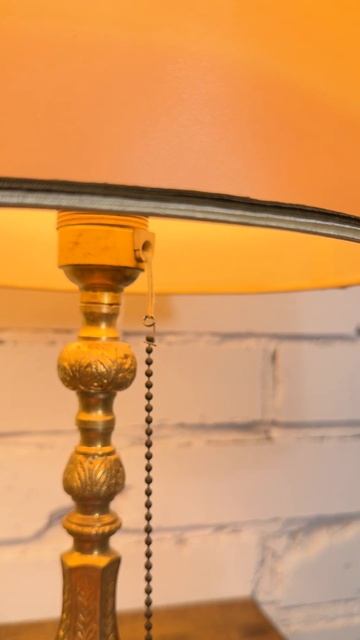 Старинные парные настольные светильники 20710