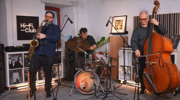 Антон Котиков Трио (Live at ArtBeat Club)