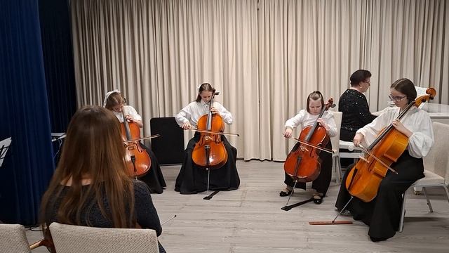 А. Бабаджанян. Танец. Анна Вайханская в составе ансамбля виолончелистов Cascatta