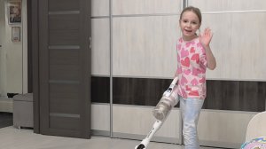 Яся наводит порядки.