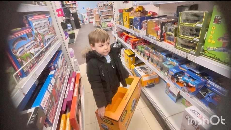 17.02.26 Наш влог) Гуляем по ТЦ с Максом смотреть онлайн