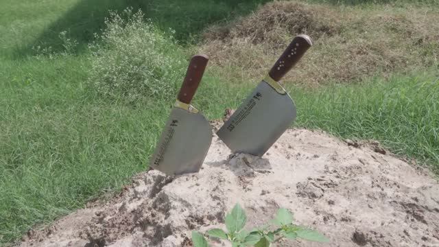 Процесс изготовления ножа-тесака из ржавой рессоры. С таким Тесаком очень удобно в лесу. смотреть онлайн