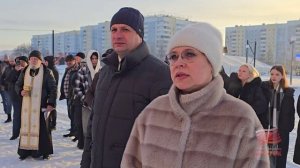 11 добровольцев проводили от здания администрации Братска: мужчины решили встать на защиту Родины