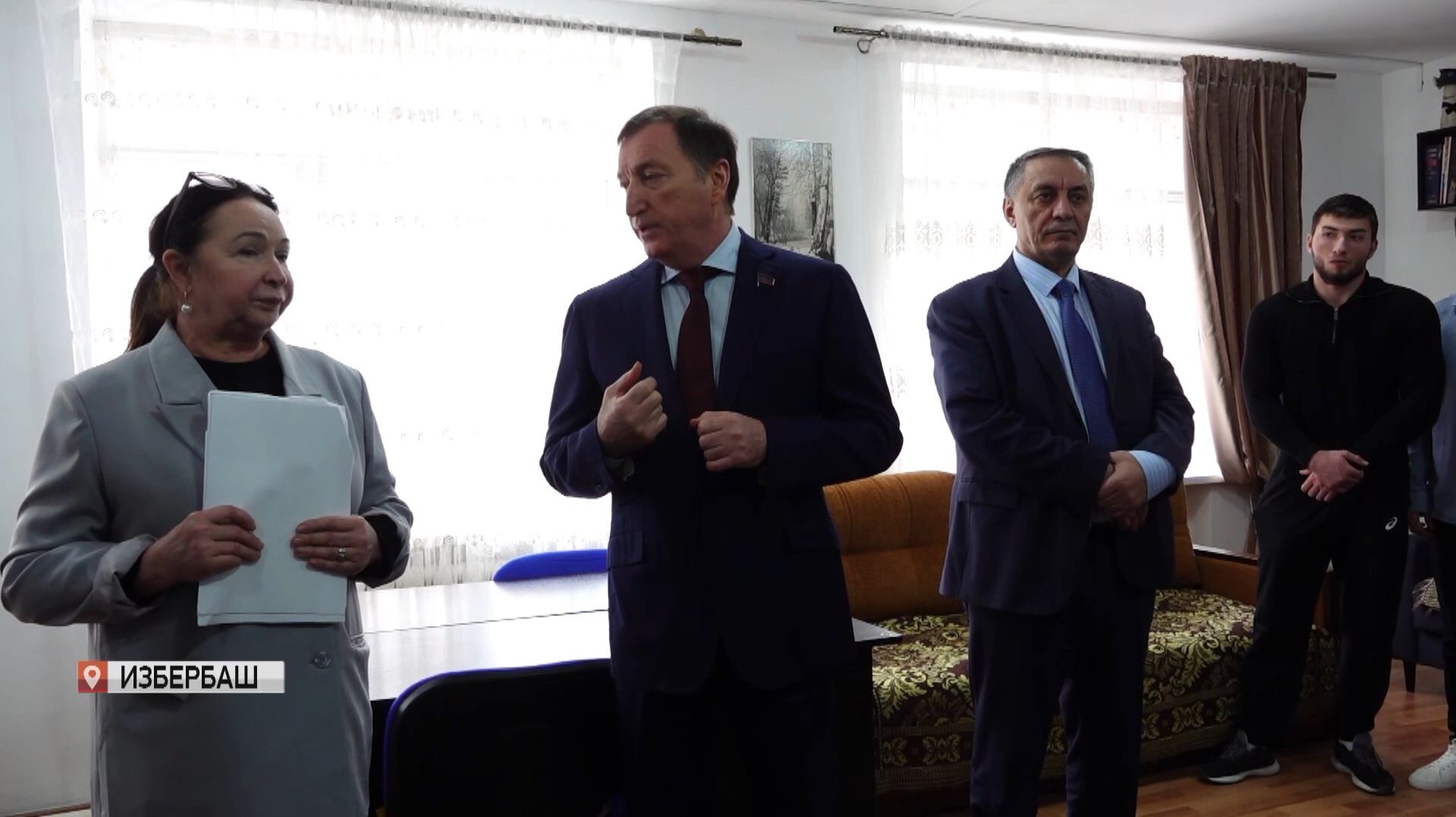 Спикер парламента Дагестана посетил детский дом №7 в Избербаше