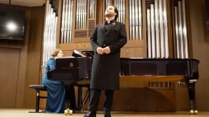 Валерий Макаров исполняет арию Нарчизо из оперы «Шёлковая лестница» Россини. Ф-но — Ольга Воробьёва