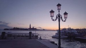 Официальный трейлер "Alone in Venice (2025)"