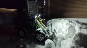 Уборка снега мини погрузчиком