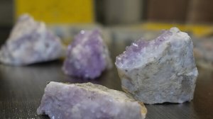 Уникальную коллекцию фрагментов небесных тел показал житель Алматы Ильдар Халитов