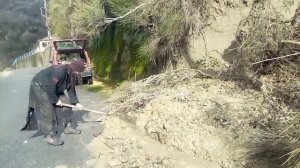 ΈΡΧΕΤΑΙ ΚΥΛΑΕΙ