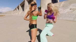 Девушка из кунг-фу против девушки из бокса. Драка в стиле Mortal Kombat