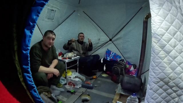 Здоровенные караси. Зимой. Маян смотреть онлайн