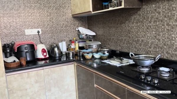 Привет Я Индия/В ИНДИЙСКОМ ПОСУДНОМ МЫ ПРОПАЛИ. ПРОДАВЕЦ НЕ ЗНАЕТ СЛОВО ХВАТИТ МЫ НАШЛИ ВСЕ.