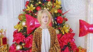 Волшебная рулетка выдает случайные костюмы