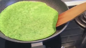 Зеленые блины из шпината. ПП рецепт с цельнозерновой мукой