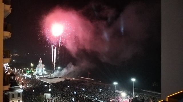 Салют в Нячанге!!! С Новым годом (Тет)
17.02.2026 смотреть онлайн