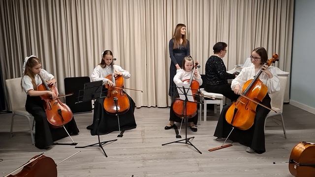 Ф. Грубер. Тихая ночь. Анна Вайханская в составе ансамбля Cascatta