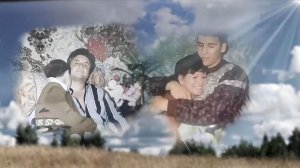 Трогательное видео из оживших фото о родительской любви к детям, под душевную музыку.