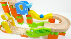 СТРОИМ ДЕРЕВЯННУЮ ГОРКУ ДЛЯ ШАРИКОВ С ЖИВОТНЫМИ АСМР ВИДЕО ДЛЯ ДЕТЕЙ ДЕТСКИЙ КАНАЛ ИГРАЛКИ-ЗАЛИПАЛКИ