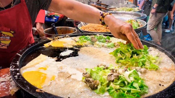 Омлет с жареными устрицами. Уличная еда Тайвань | Еда мира | World Food