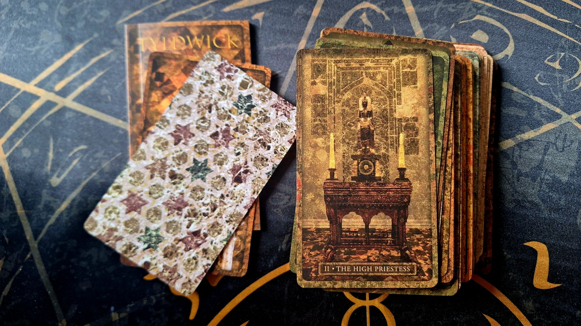 Страшно красивы  Карты Таро Тилдвик  Распаковка оригинала Tyldwick Tarot