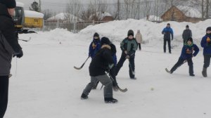 Традиционный турнир «Хоккей на валенках с мечем» состоялся в Серовсом Духовном центре