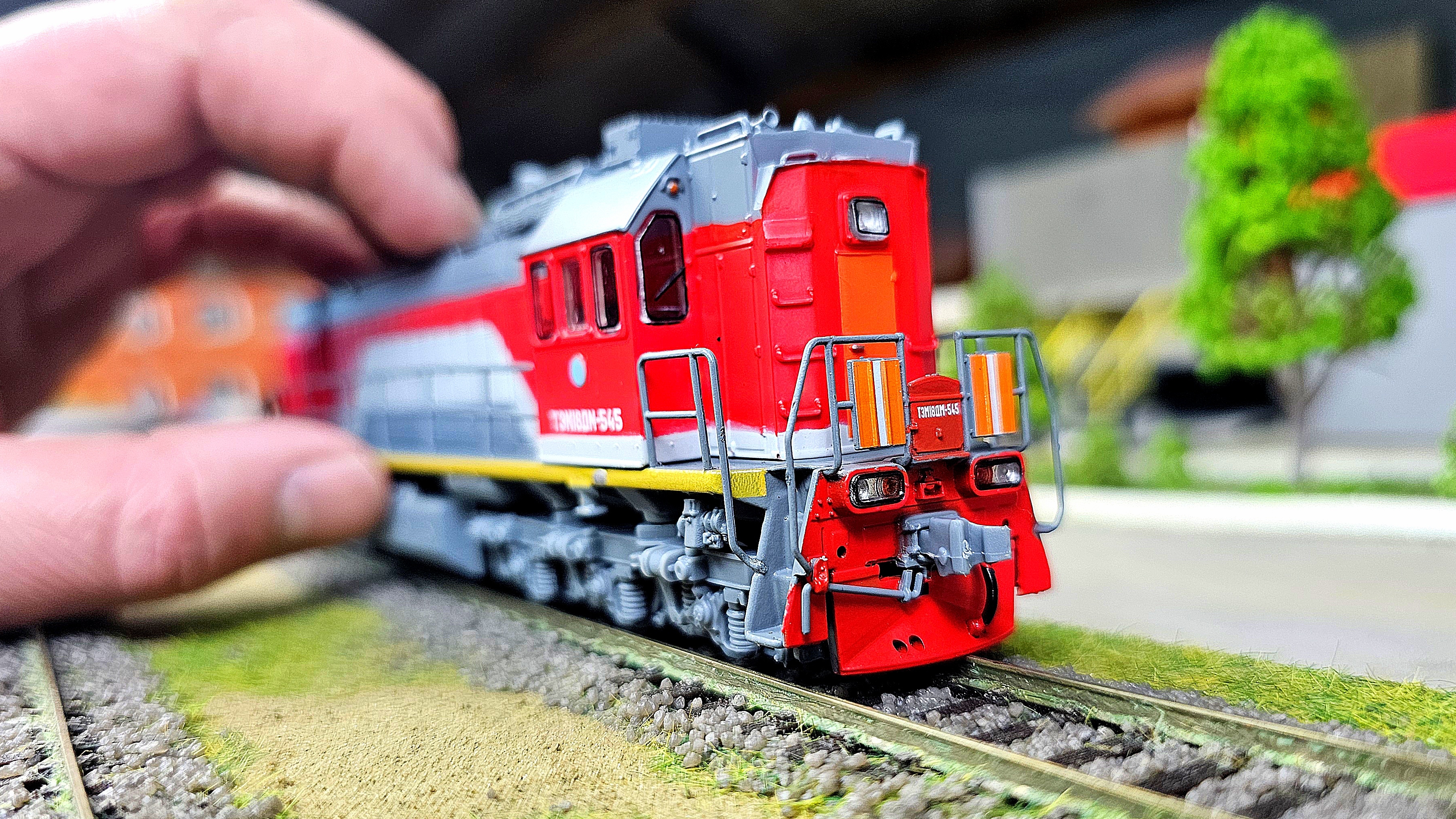 Наши поезда №27 ТЕПЛОВОЗ ТЭМ18ДМ масштаб 1/87. Про поезда смотреть онлайн