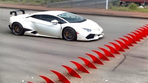 Машинки летают и прыгают! Развивающие мультики Машины помощники. Мультфильмы про машинки