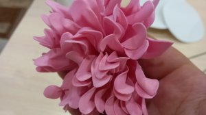 Простой пышный цветок своими руками. Мастер-класс цветок из фоамирана