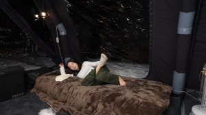 Кемпинг в снегу с двухкомнатной надувной палаткой❄️   ASMR у дровяной печи