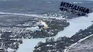 💥Планирующие авиабомбы ФАБ-500 с УМПК уничтожают пункт временной дислокации ВСУ в приграничном селе