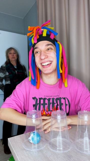 Китайка и Угадай Стакан😂😆 смотреть онлайн