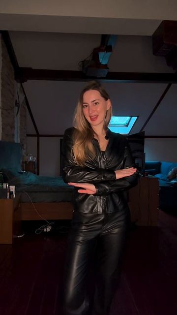 Танцую трендовый танец, ловлю и кайфую на максимум! Музыка в крови, движения сами рождаются 😎✨
Если