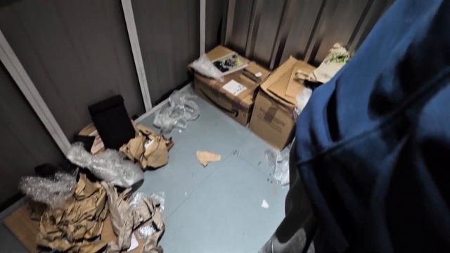 Лондонский аукцион и чужая жизнь в коробках(Аукционы контейнеров в Англии) смотреть онлайн