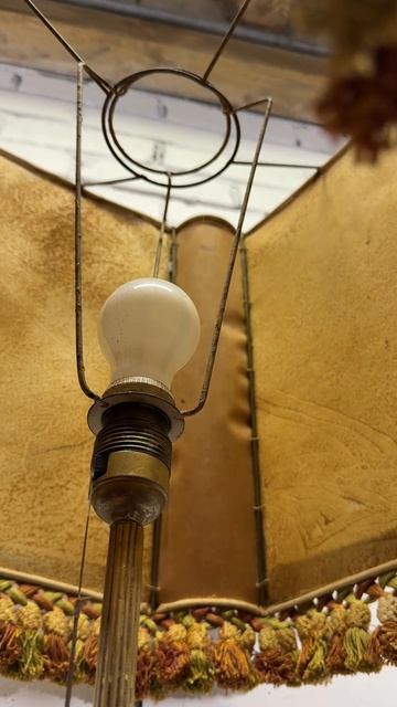 Старинный бронзовый торшер с абажуром 20702