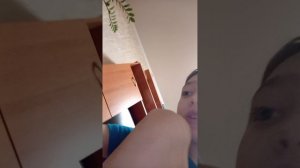 показываю карты которые подарил друг и расставляю по радиусу