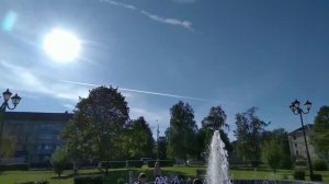 20200818_163805 небо солнце зелень и самолёт