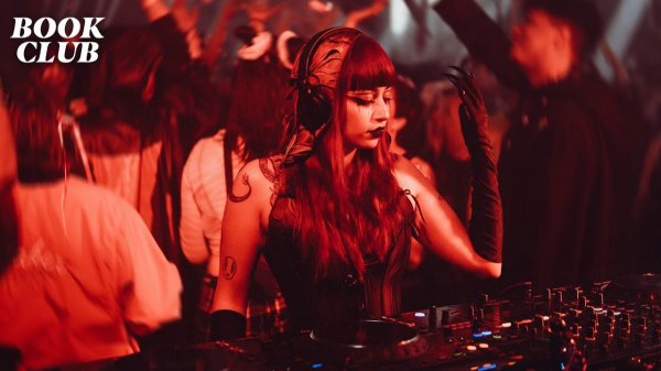 Dark Synthwave Mix in a Brooklyn Warehouse Tinzo