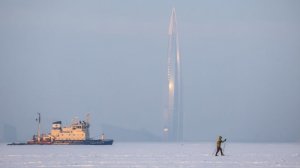 В Финском заливе четырех рыбаков унесло на отколовшейся льдине