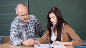 Экзамен сдать студентке на отлично легко, коль знает сей предмет, а если нет, найдется способ...