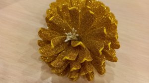 Сама не ожида ла что этот цветок бедет сделать так легко. МК цветок из фоамирана своими руками