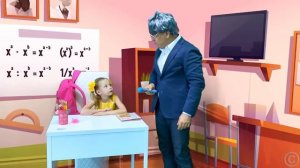 Настя играет в школу с папой