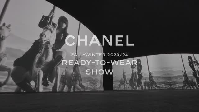 Показ женской коллекции Chanel осень-зима 2023-2024 смотреть онлайн
