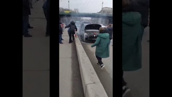 Китайские технологии VOYAH автомобиль тоже наши люди покупают ,китайские товарищи наблюдают 😀