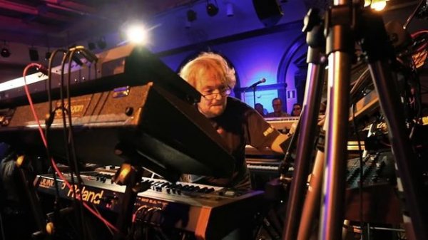 Giorgio Moroder - Chase (live by Kebu @ Sthlm Italo Disco Party 2015)